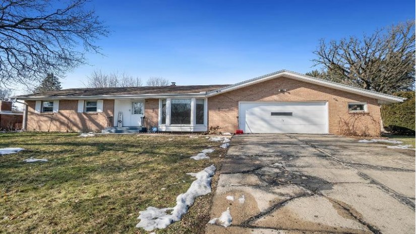 5434 Brookview Road Rockford, IL 61107 by Keller Williams Realty Signature $215,000