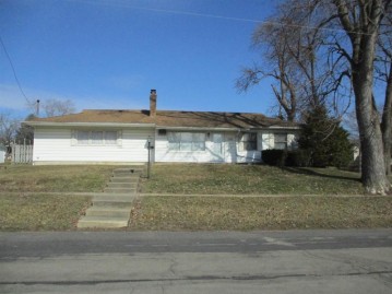 1304 W American Street, Freeport, IL 61032