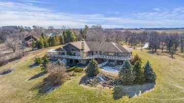 7674 W PINES Road, Polo, IL 61064