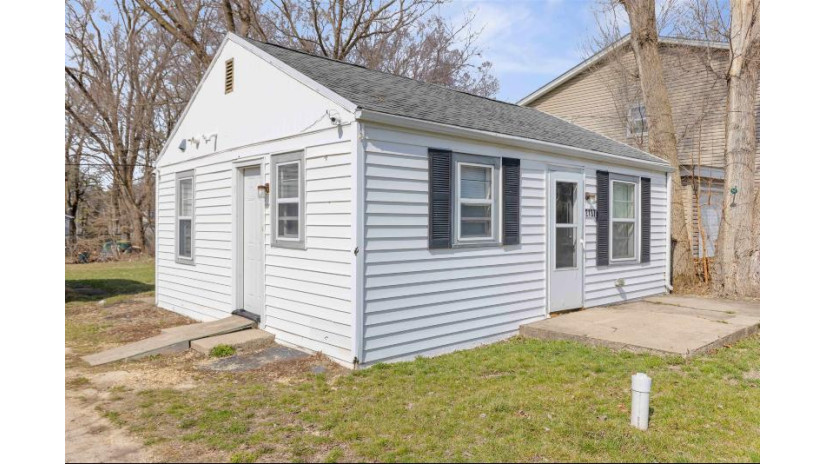 2137 Welworth Avenue Rockford, IL 61108 by Keller Williams Realty Signature $89,000