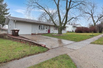 315 N Stewart Drive, Freeport, IL 61032