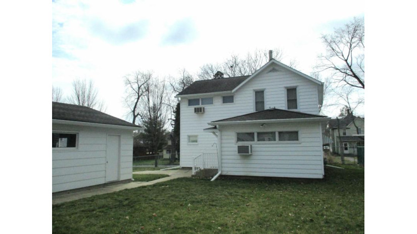 544 E Center Street Freeport, IL 61032 by Choice Realty Of Freeport Llc $81,900