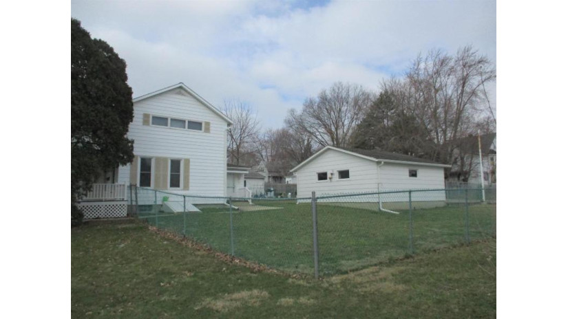 544 E Center Street Freeport, IL 61032 by Choice Realty Of Freeport Llc $81,900