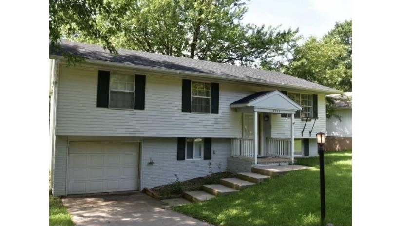 3339 W Loras Freeport, IL 61032 by Choice Realty Of Freeport Llc $150,000