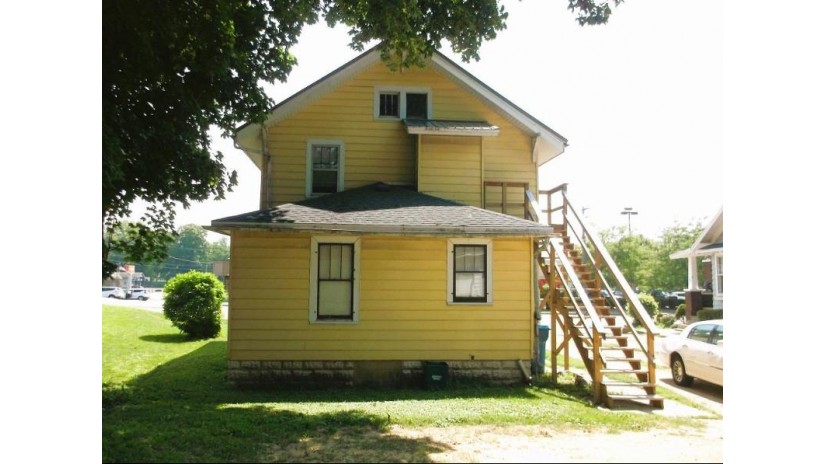 207 W Everett Street Dixon, IL 61021 by Heartland Realty Ii, Llc $145,900