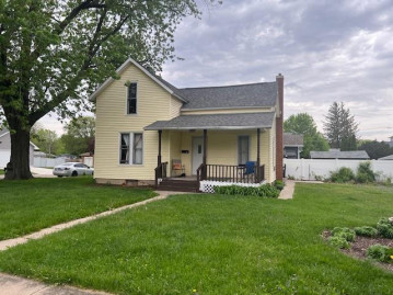 512 W 8th Avenue, Sterling, IL 61081