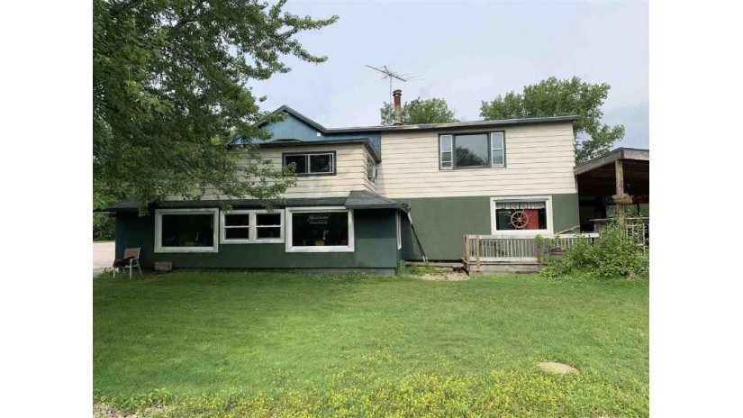 E6870 County Road F Weyauwega, WI 54983 by RE/MAX Lyons Real Estate - OFF-D: 715-258-9565 $379,000