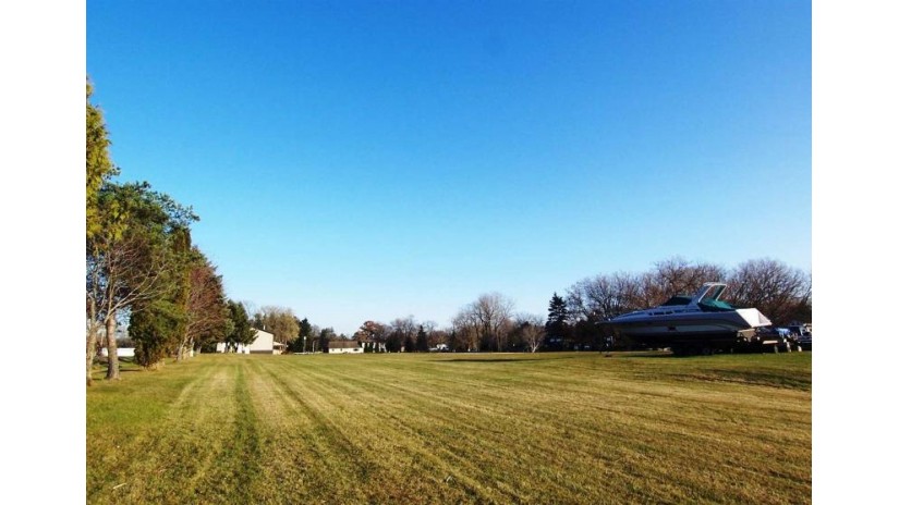 Sunset Beach Road Suamico, WI 54173-8252 by Resource One Realty, LLC $1,100,000