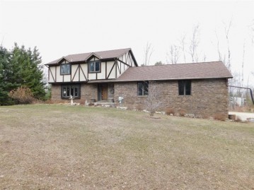 2454 Forest Meadows Court, Suamico, WI 54313-7873