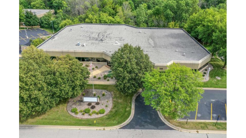 1088 Springhurst Drive Ashwaubenon, WI 54304 by Micoley.com Llc - wadem@micoley.com $3,250,000