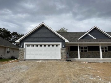 2075 Abbey Road, New London, WI 54961