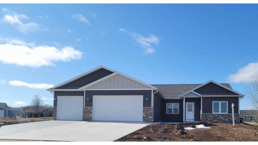 N5934 Meadowview Lane Fond Du Lac, WI 54937 by Roberts Homes And Real Estate - OFF-D: 920-923-4522 $444,900