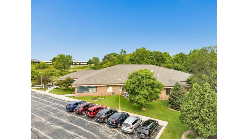 1511 W Main Avenue Ashwaubenon, WI 54115 by Shorewest Realtors $2,500,000