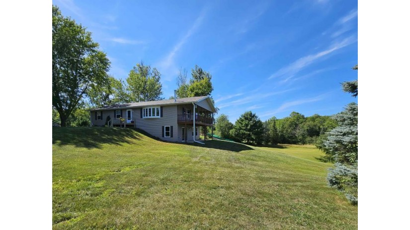 E928 S River Road Harrison, WI 54945 by Faye Wilson Realty LLC - Office: 920-407-0003 $560,000