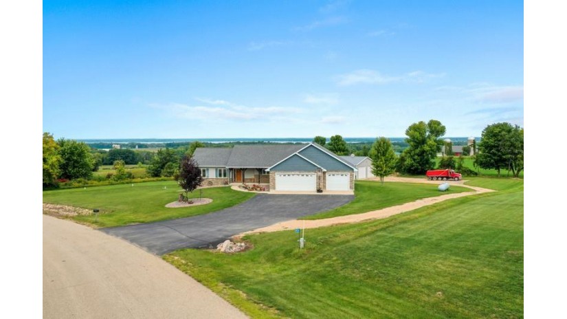 N5136 Lakeview Way Washington, WI 54107 by Coldwell Banker Real Estate Group $574,900