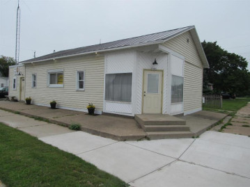 1301 16th Avenue, Menominee, MI 49858