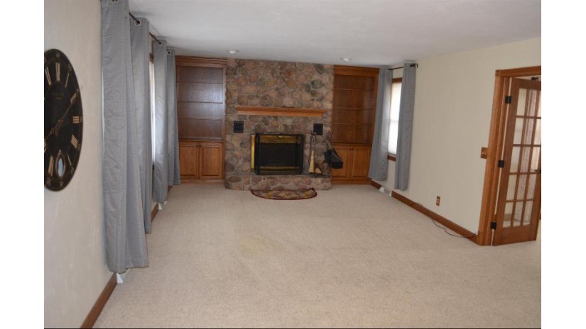 2398 Cathedral Forest Drive Suamico, WI 54313 by Quorum Enterprises, Inc. $499,000