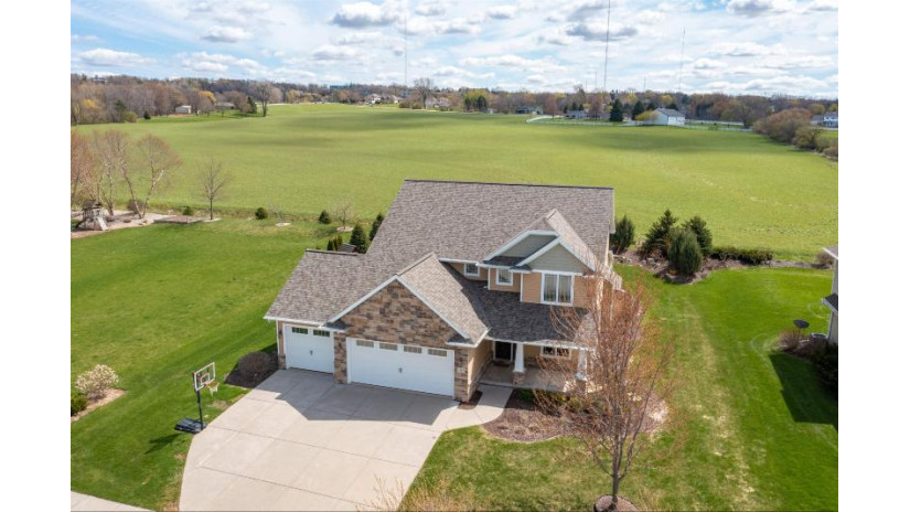 1418 Angels Path Ledgeview, WI 54115 by Ben Bartolazzi Real Estate, Inc - Office: 920-770-4015 $799,900