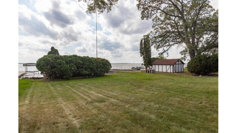 5413 Nickels Drive Oshkosh, WI 54904 by Expert Real Estate Partners, Llc - OFF-D: 920-765-3662 $1,495,000