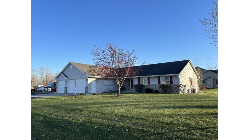 W6003 Hearthstone Drive Harrison, WI 54915 by Re/Max 24/7 Real Estate, Llc - Office: 920-734-0247 $459,900