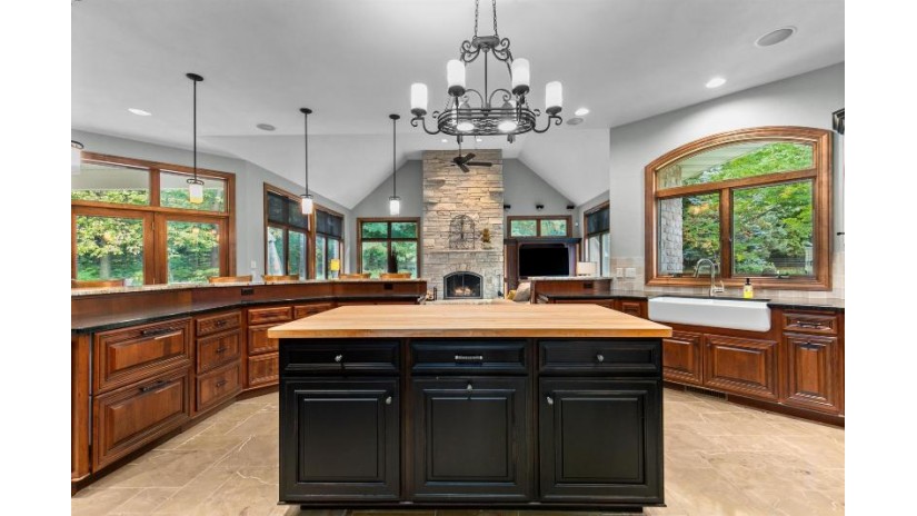 N3076 Manorwood Lane Ellington, WI 54944 by Realty One Group Haven - OFF-D: 920-585-1148 $1,200,000