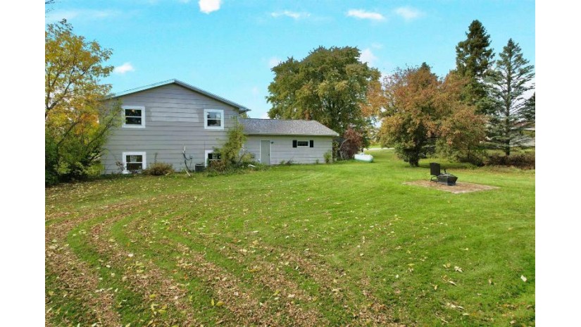 6078 County Road J Oconto, WI 54153 by Broadway Real Estate $325,000