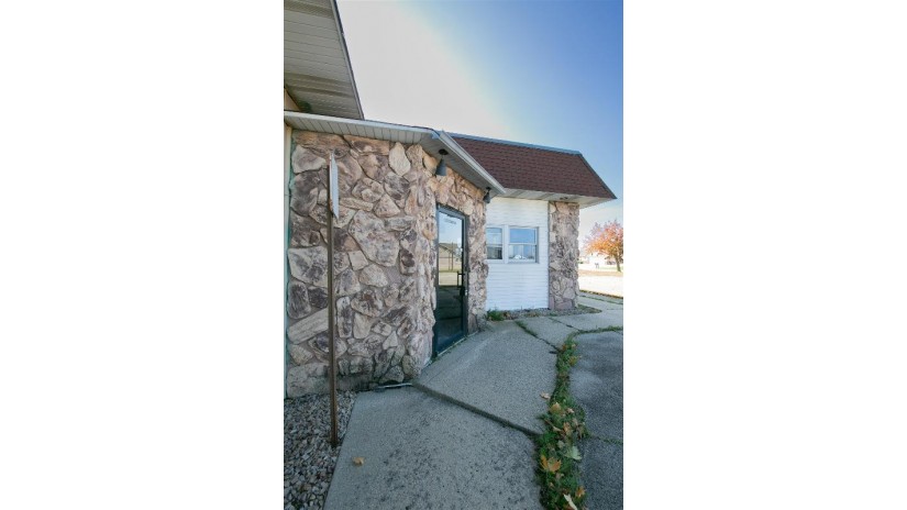 141 N Clark Street Kimberly, WI 54136 by Acre Realty, Ltd. - OFF-D: 920-840-1355 $399,900