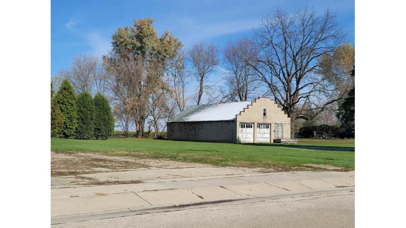 804 Water Street Lomira, WI 53048 by O'Brien Real Estate $189,000