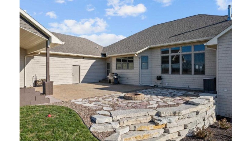 5925 Valentine Drive Winneconne, WI 54986 by Key Real Estate, Llc $999,900