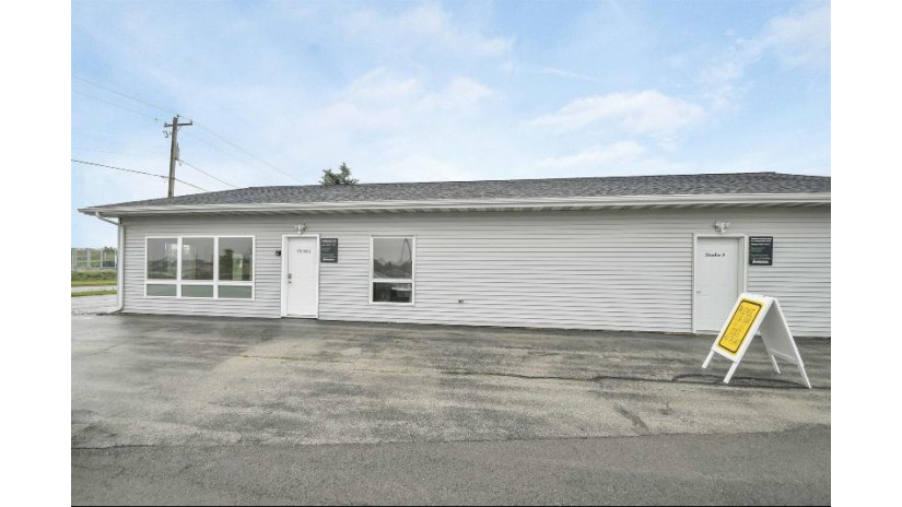 901 Parkview Road Ashwaubenon, WI 54304 by Ben Bartolazzi Real Estate, Inc - Office: 920-770-4015 $319,900