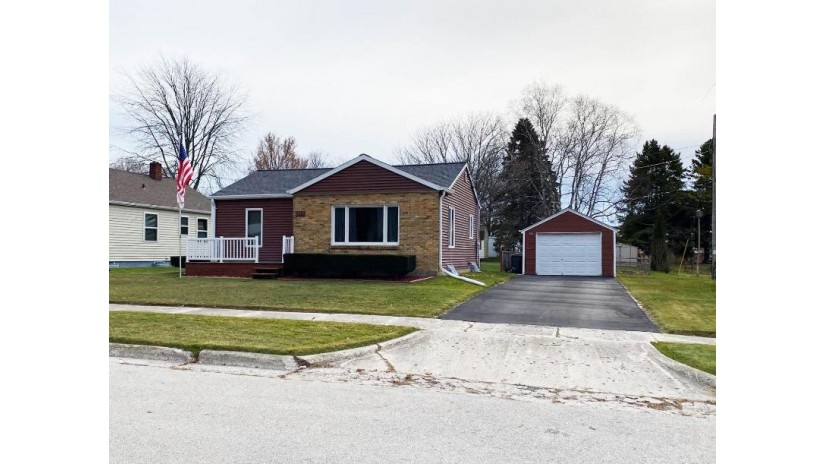 206 Stassen Street Algoma, WI 54201 by Todd Wiese Homeselling System, Inc. - OFF-D: 920-406-0001 $139,900