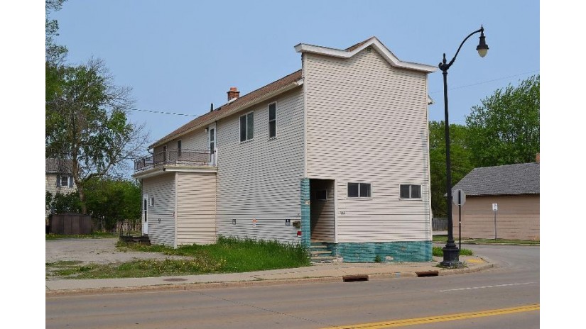 501 Ohio Street Oshkosh, WI 54902 by Re/Max On The Water - PREF: 920-379-3923 $168,900