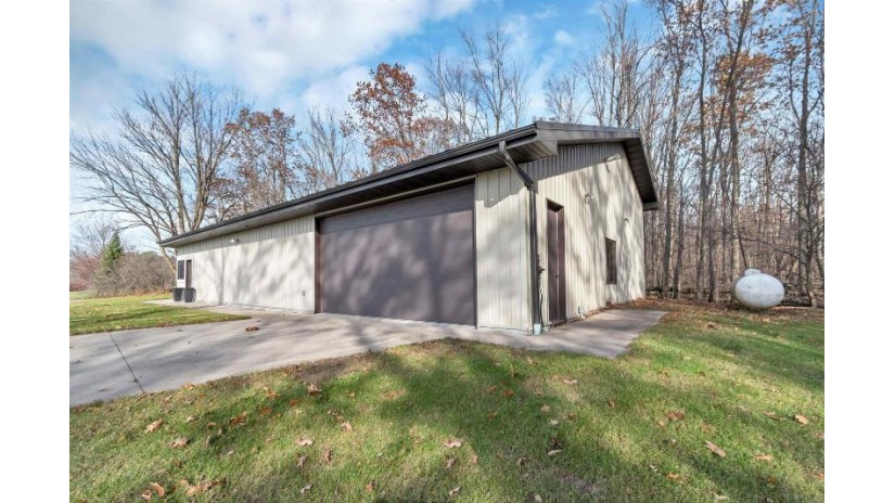 6643 Ledgetop Drive Wrightstown, WI 54126 by NextHome Select Realty $1,100,000