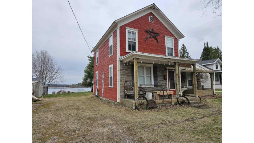 325 Water Street Iola, WI 54945 by Faye Wilson Realty LLC - Office: 920-407-0003 $124,900