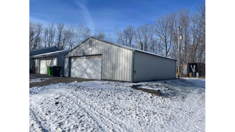 2589 County Road S Pensaukee, WI 54141 by Resource One Realty, Llc - CELL: 920-621-9659 $289,900