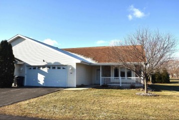 472 Wyldewood Drive, Oshkosh, WI 54904