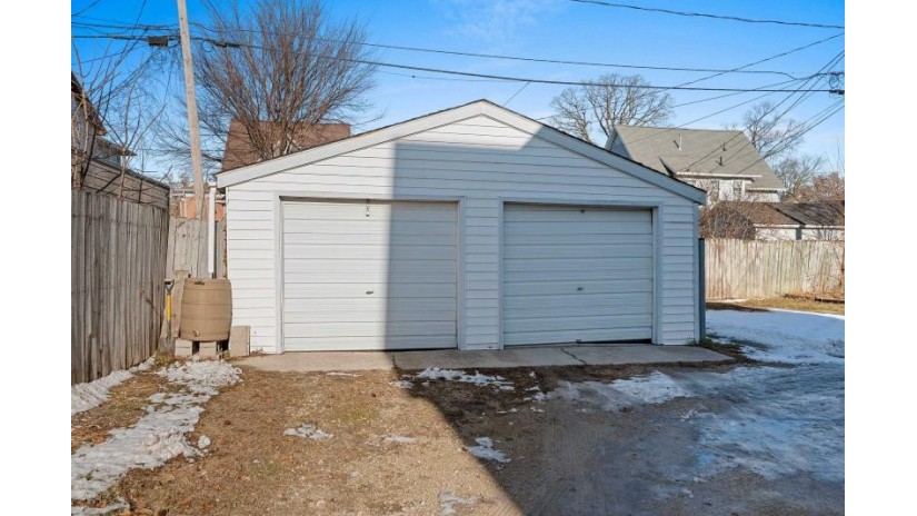 109 Forest Avenue Fond Du Lac, WI 54935 by Ruesch Realty $179,900