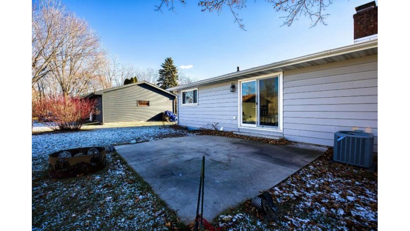 11 Sioux Court Grand Chute, WI 54911 by Landro Fox Cities Realty LLC $314,900