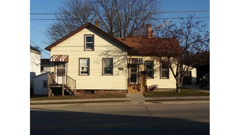 1405 S 10th Street Manitowoc, WI 54220 by Keller Williams Green Bay - CELL: 920-217-0721 $89,900
