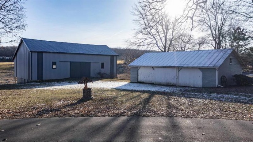 N6088 County Road Ae Saxeville, WI 54965 by RE/MAX Lyons Real Estate - OFF-D: 615-815-7860 $249,900