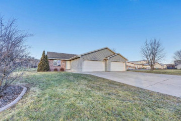 404 W Woodrow Court, Denmark, WI 54208