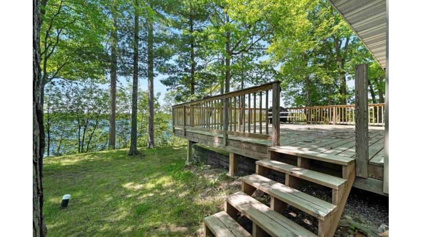 12111 Lakeside Drive Mountain, WI 54174 by Signature Realty, Inc. $250,000