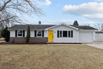 2655 Sunray Lane, Howard, WI 54313