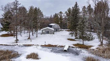 E2229 Faldet Lane, Iola, WI 54945