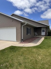 203 Vista Court, Waupaca, WI 54981