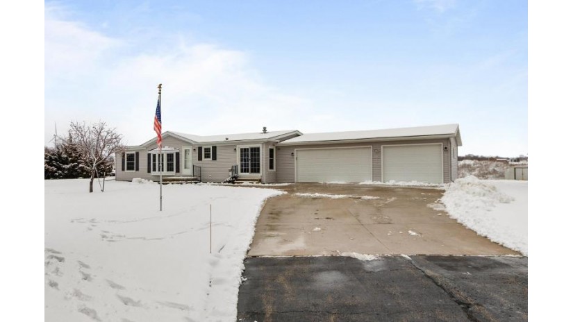 W3196 Cty Rd W Calumet, WI 53049 by Expert Real Estate Partners, Llc - OFF-D: 920-422-1234 $260,000