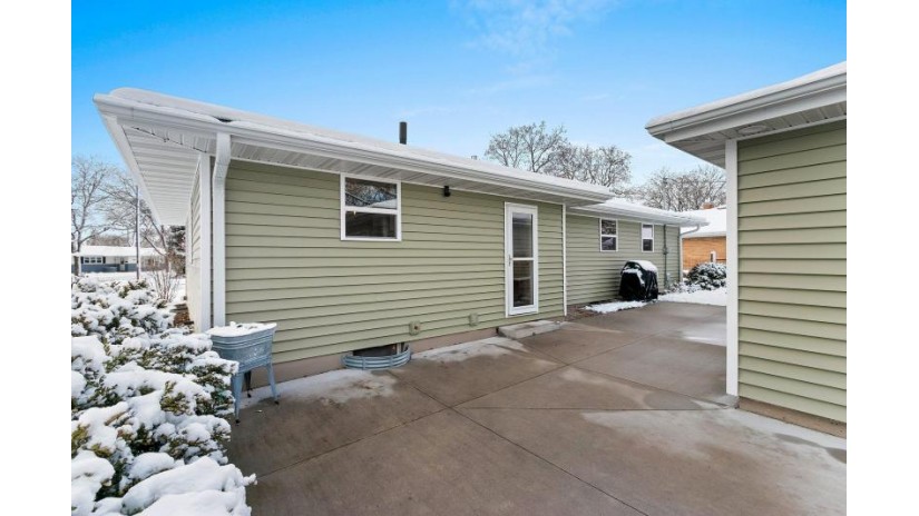 855 Jordan Road De Pere, WI 54115 by Coldwell Banker Real Estate Group $339,900