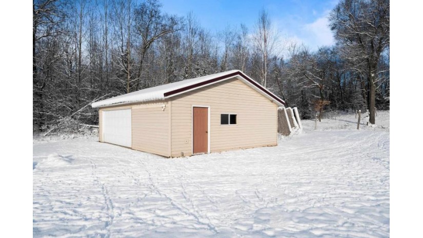 W7316 Feller Road Wausaukee, WI 54177 by Keller Williams Green Bay - OFF-D: 920-373-6705 $550,000