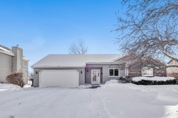 814 Brookridge Street, Allouez, WI 54301