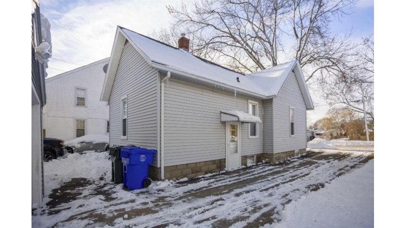 504 W Division Street Kaukauna, WI 54130 by Coldwell Banker Real Estate Group $139,900